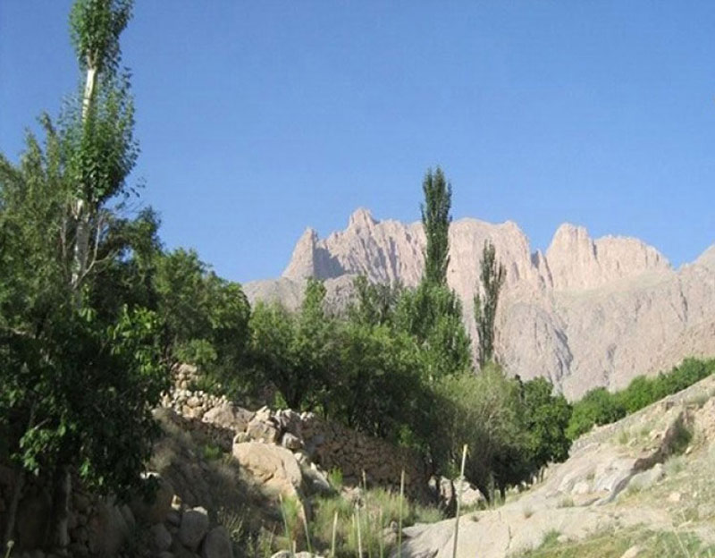 طبیعت زیبای روستای طزرجان در تابستان