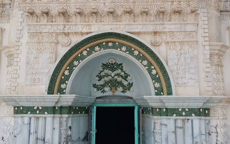 تزیینات ورودی مسجد رنگونی ها