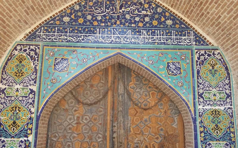سردر ورودی بقعه شیخ صفی