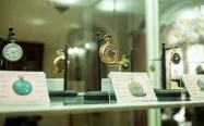 ویترین ساعتهای موزه