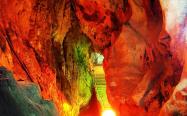 نورپردازی رنگی در غار