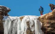 گردشگری در بالای آبشار یخی