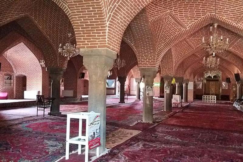 فضای داخلی مسجد جامع تسوج