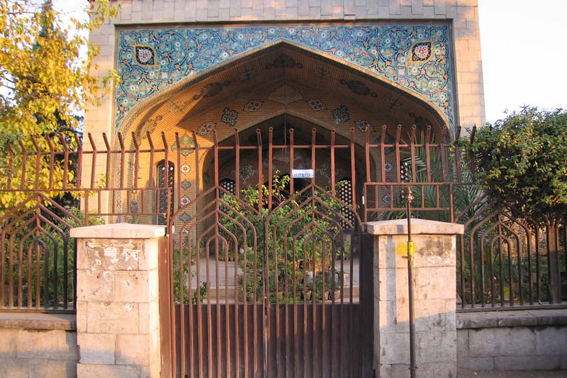 ورودی آرامگاه شیخ روزبهان شیراز