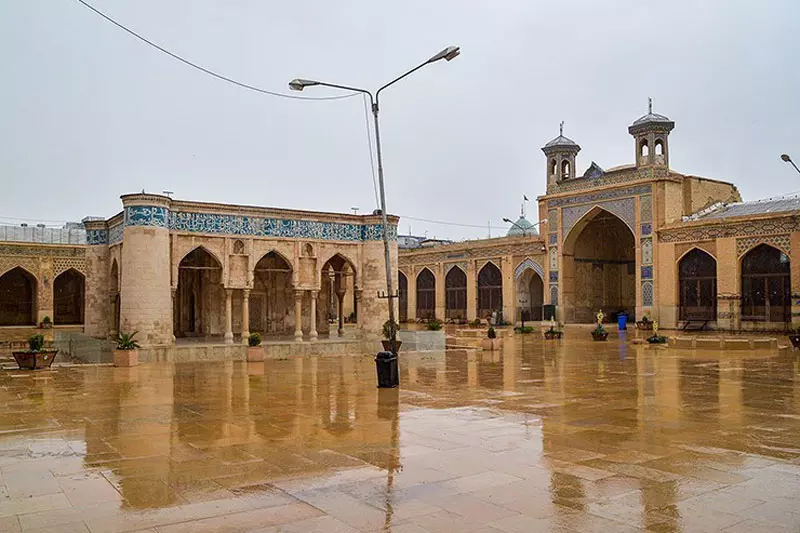 حیاط مسجد جامع عتیق شیراز
