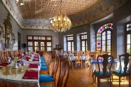 فصای داخلی رستوران عمارت شاپوری
