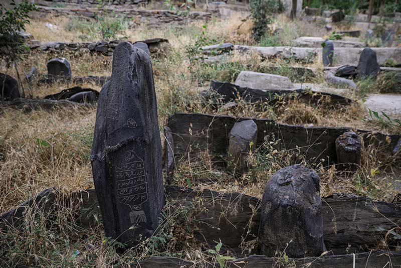 قبرستان روستای کنگ