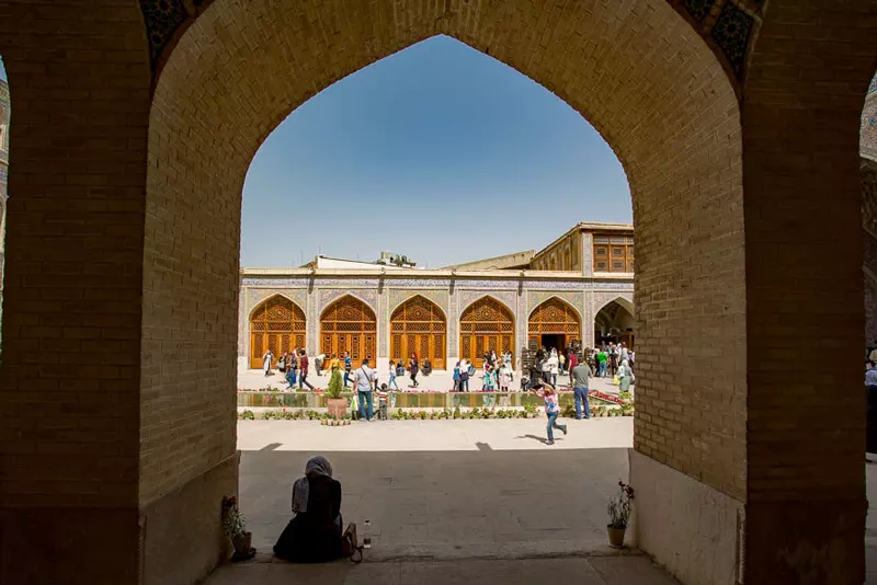 محوطه مسجد نصیر الملک