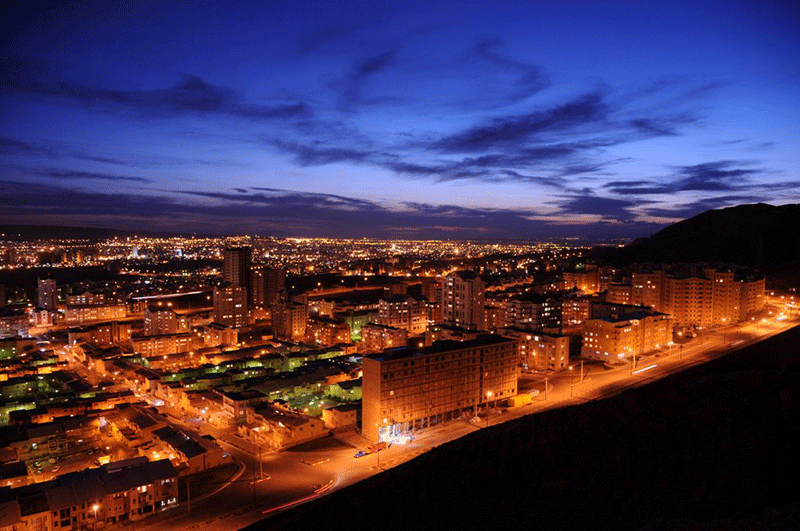 نمایی از شهر زیبای تبریز در شب