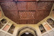 تزیینات سقف در کاخ هشت ‌بهشت