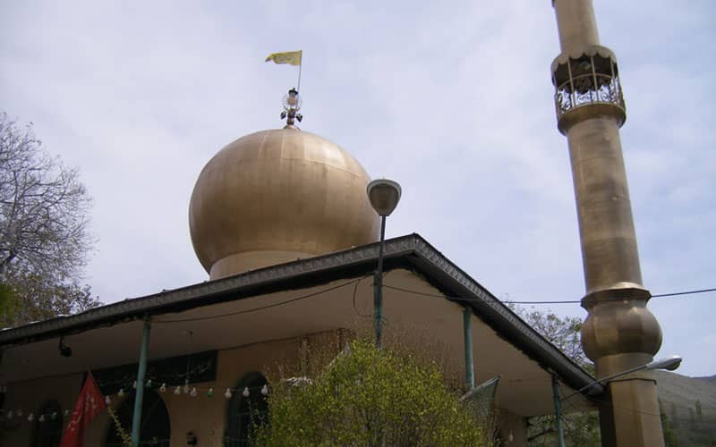 ساختمان امامزاده اسماعیل لواسان با گنبد و گلدسته
