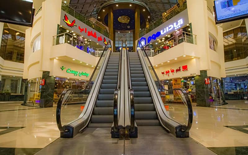 پله برقی های مرکز خرید پادنا در کیش