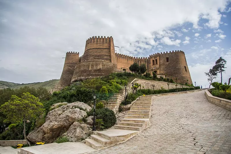 ورودی قلعه‌ فلک الافلاک خرم آباد