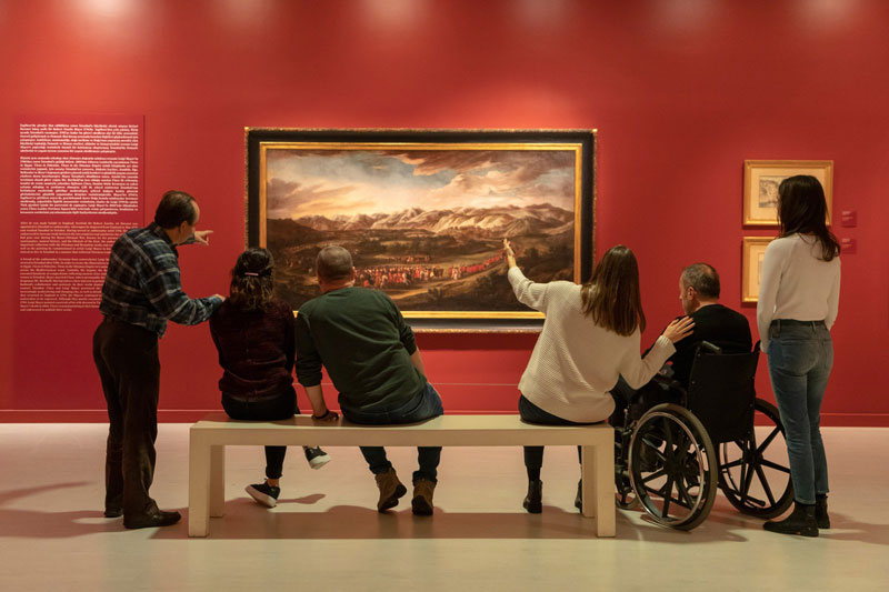 بازدیدکنندگان در موزه پرا