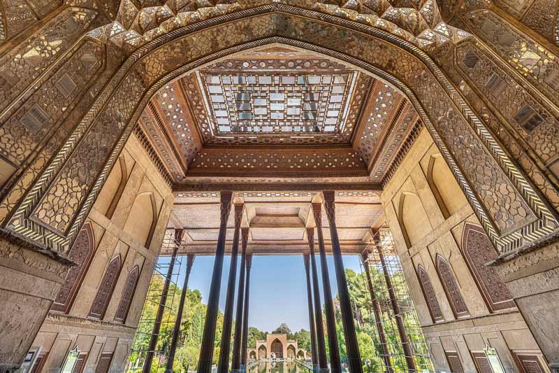 مقرنس‌کاری در کاخ چهلستون اصفهان