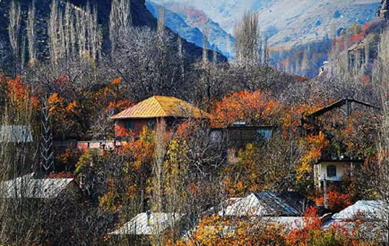 کلبه های روستایی در روستای آهار فشم