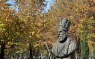 مجسمه نادرشاه در پارک ملت مشهد