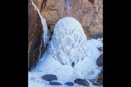 آبشار یخزده روستای سنگان
