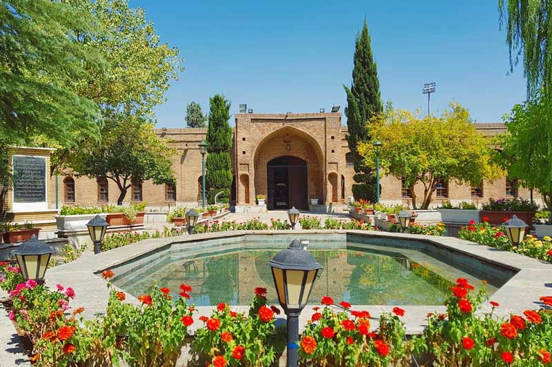 نمای بیرونی موزه ملی تاریخ علوم پزشکی ایران
