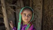 دختر روستایی در روستای پلکانی سر آقا سید کوهرنگ