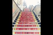 پله‌های خیابان ولیعصر تهران با طرح‌های متنوع
