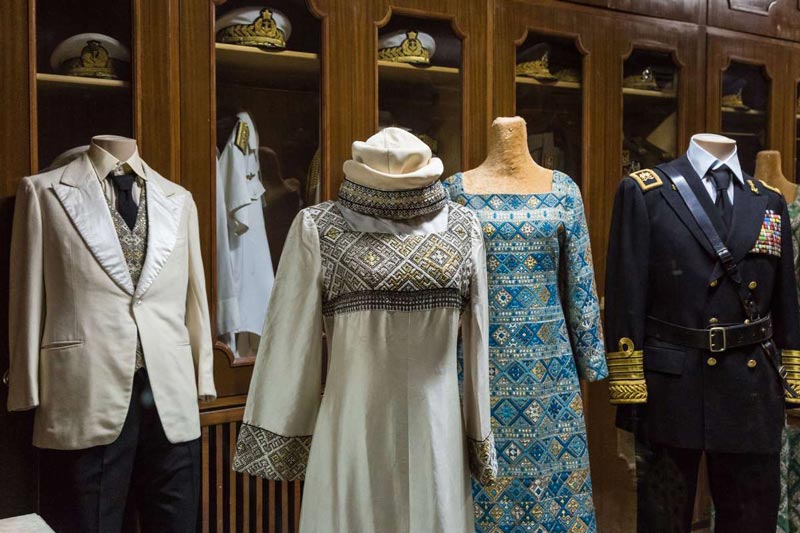 پوشاک سلطنتی در موزه پارچه و لباس‌های سلطنتی نیاوران