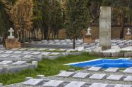 ردیف‌های سنگ قبر مدفونین لهستانی در قبرستان دولاب 