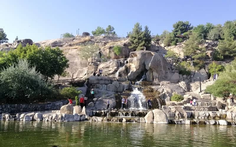 دریاچه پارک کوه سنگی مشهد