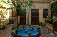 حوض حیاط اندرونی در خانه موزه شهید مدرس
