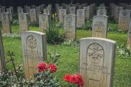 ردیف قبرهای گورستان متفقین