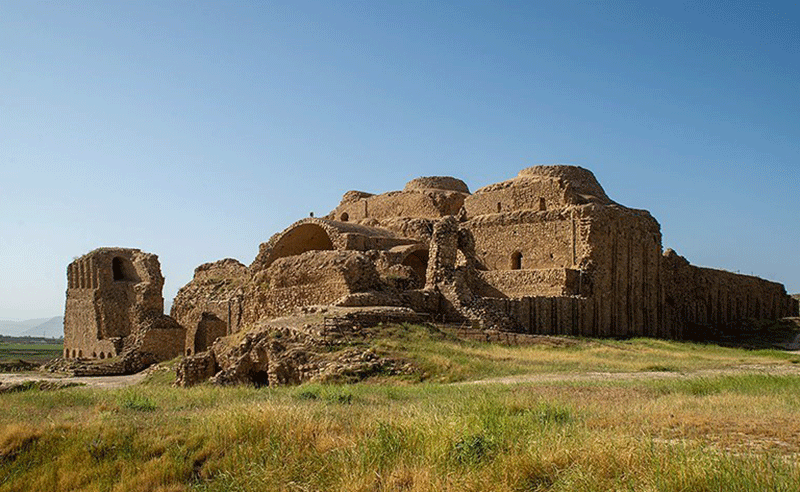 کاخ اردشیر بابکان در فیروزآباد