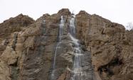 آبشار پیر غار کوهرنگ از نمای دور