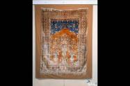 تبریز (هرکه)، اواخر قرن ۱۳ هجری قمری، محرابی گلدانی ستون‌دار، ۷۰ رج در موزه فرش ایران