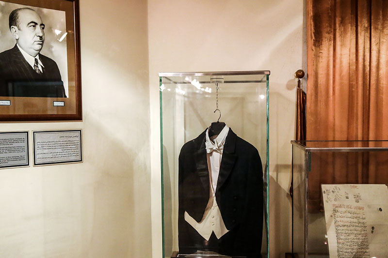 لباس استاد در موزه ابوالحسن صبا 