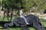 مجسمه‌های حیوانات پسماندی در بوستان بازیافت تهران