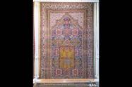 تهران، ربع دوم قرن ۱۴ هجری قمری، محرابی گلدانی، ۴۰ رج در موزه فرش ایران