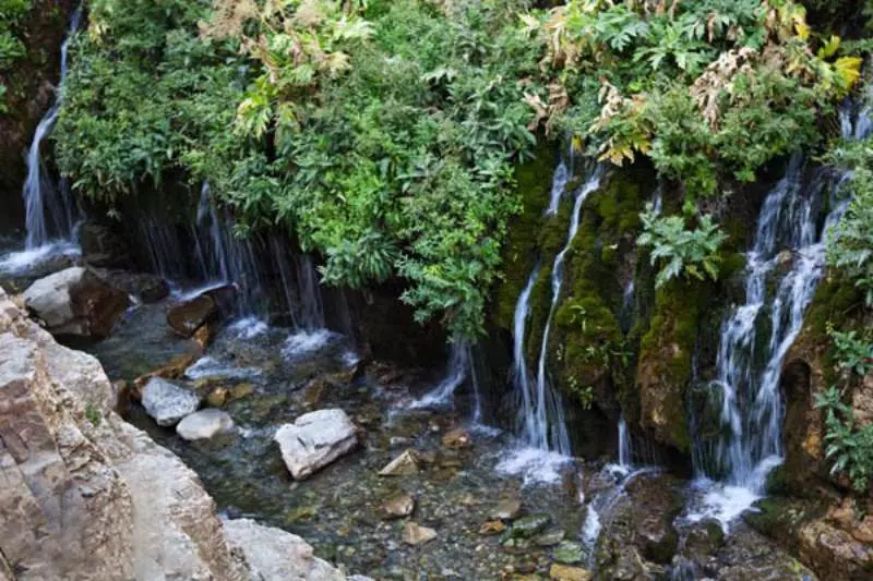 آبشار هفت چشمه جاده چالوس | راهنمای سفر + عکس و آدرس - کجارو