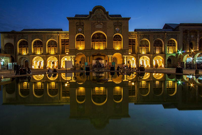 عمارت مسعودیه در شب