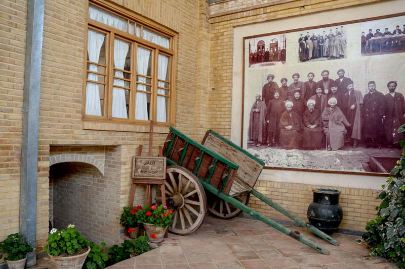 ورودی شربت‌خانه در خانه موزه شهید مدرس