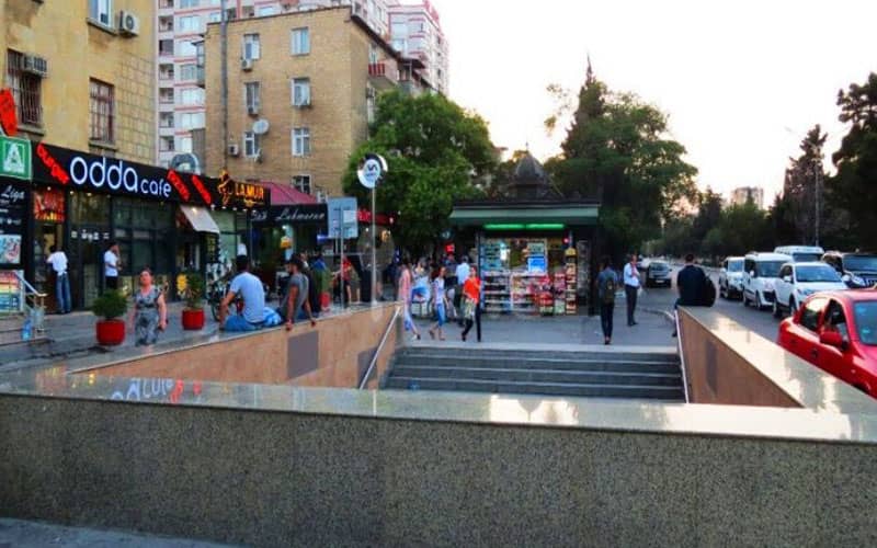 مراکز خرید اطراف ایستگاه مترو باکو