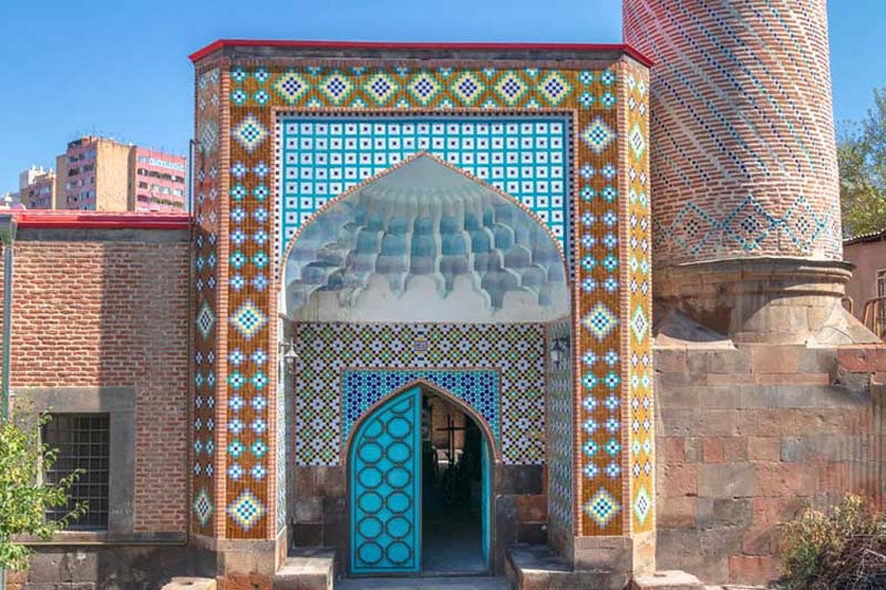 ورودی مسجد کبود ایروان