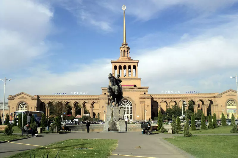 ایستگاه راه‌آهن ایروان