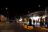 پیاده‌راه عالی‌قاپو در شب
