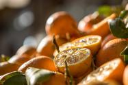 نارنج‌های تازه در بازار بزرگ رشت‌