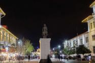 میدان شهرداری رشت در شب