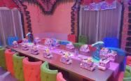 اتاق غذاخوری کودکان با مبلمان رنگی