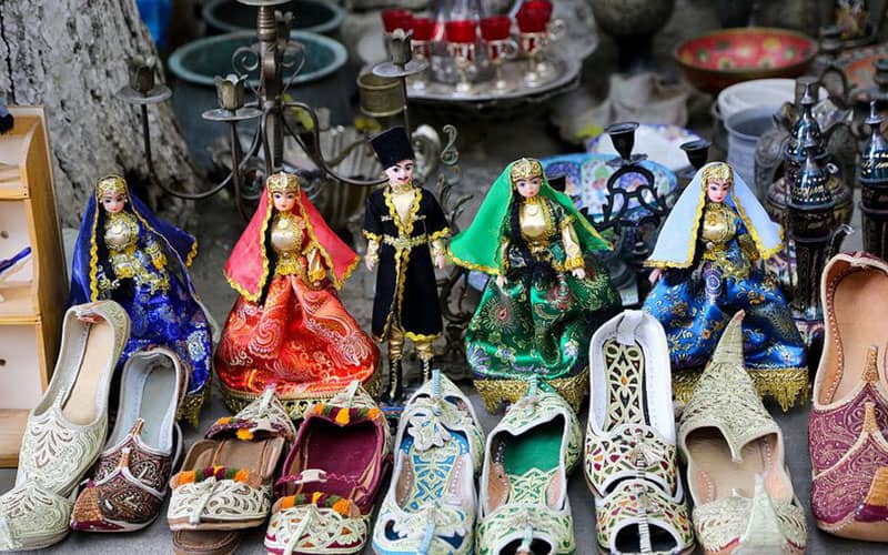کفش ها و عروسک های سنتی باکو