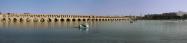 قایق سواری در سی و سه پل اصفهان