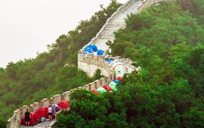 کمپینگ روی دیوار چین