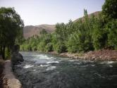زاینده رود خروشان در روستای هوره